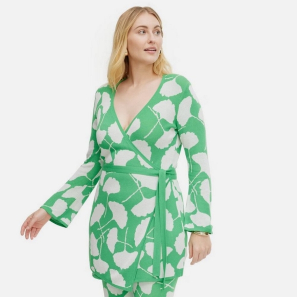Diane Von Furstenberg Sweaters - DVF V-Neck Ginkgo Leaf White & Green Long-Sleeve Wrap Sweater, Sz S NWT
